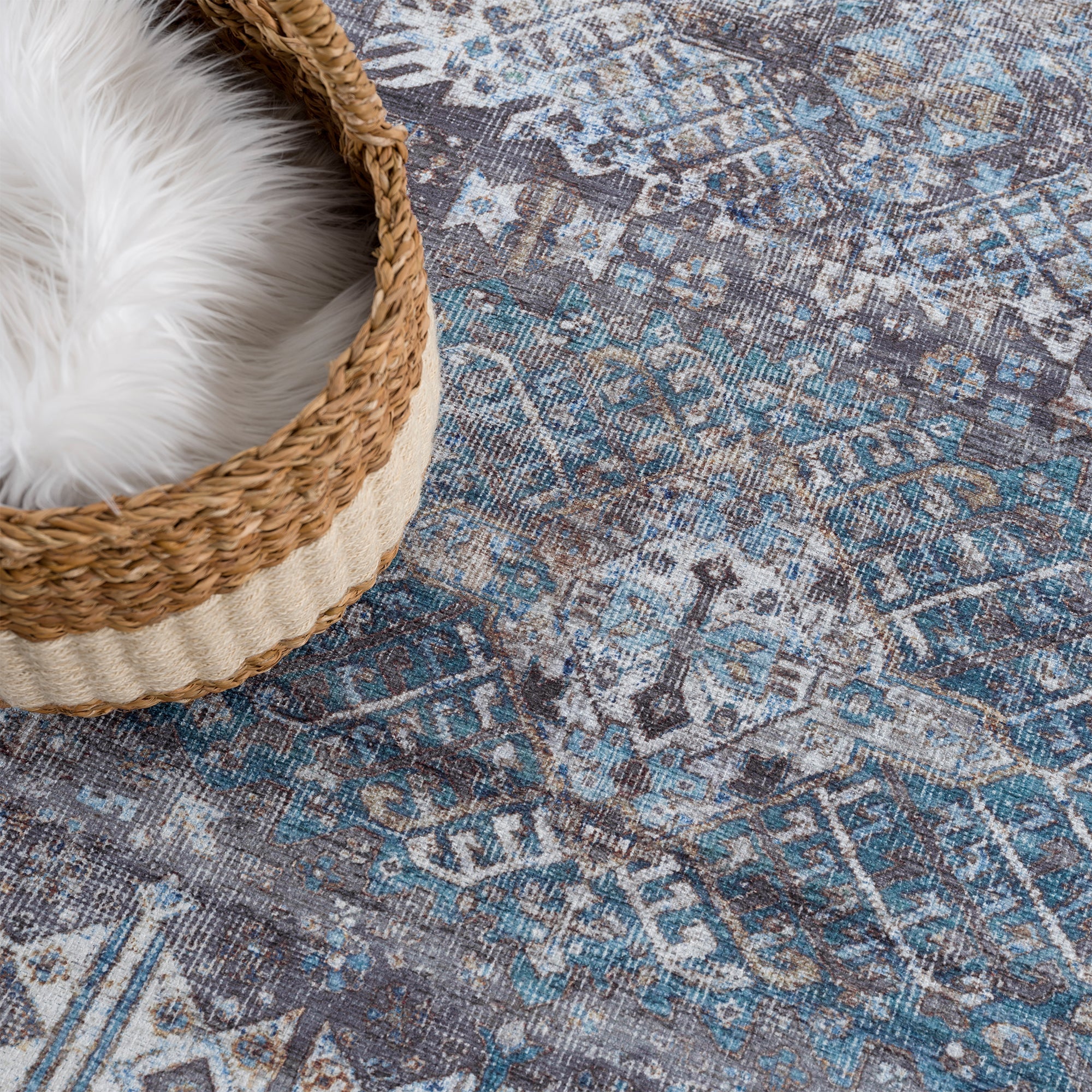Ionia IO-04 Traditional Washable Rug - Image 9