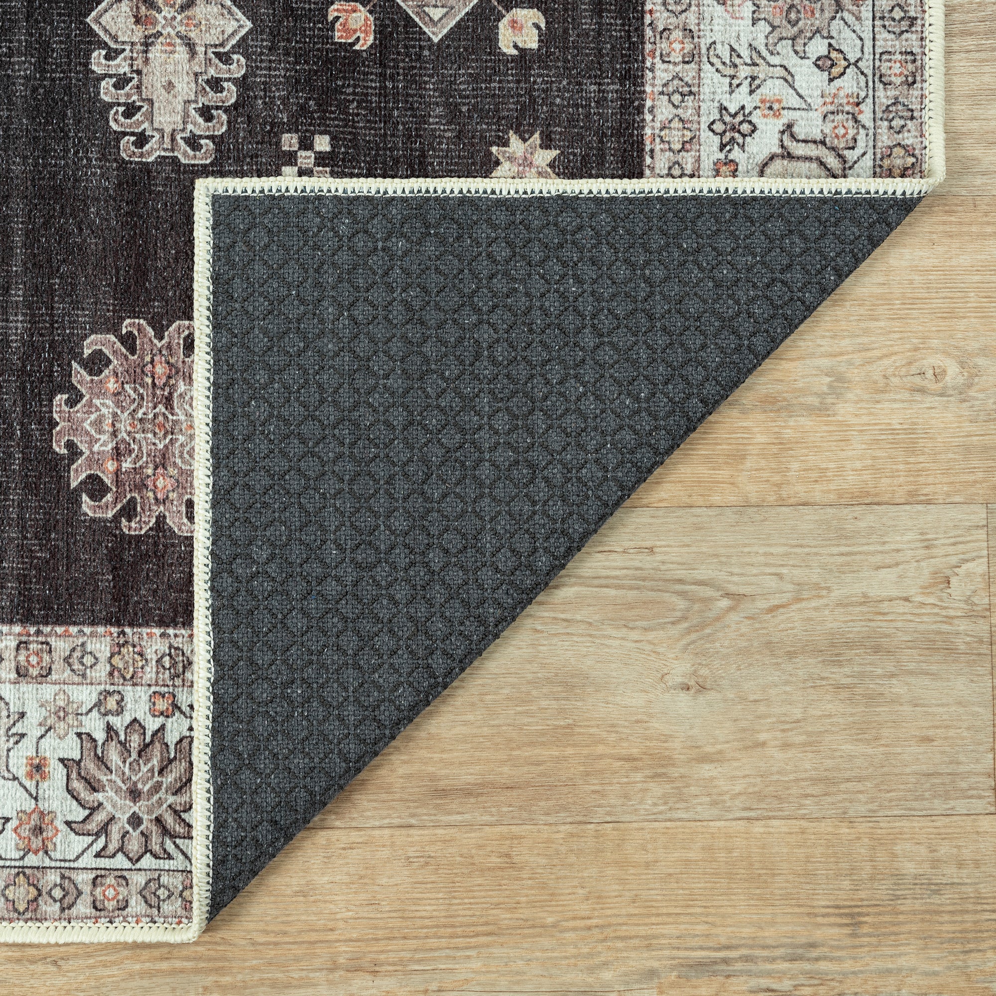 Ionia IO-16 Traditional Washable Rug | Non-Slip - Image 10